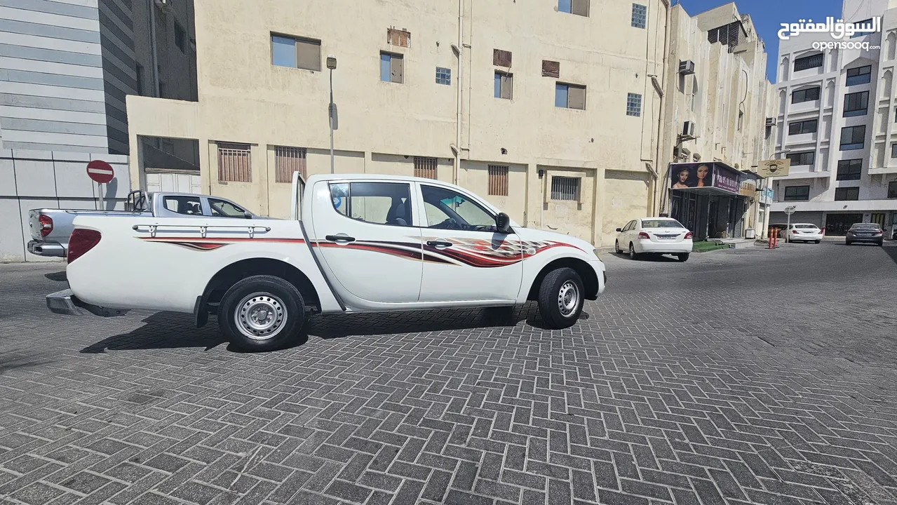 Pickup Mitsubishi L200  Model 2012  Low mileage