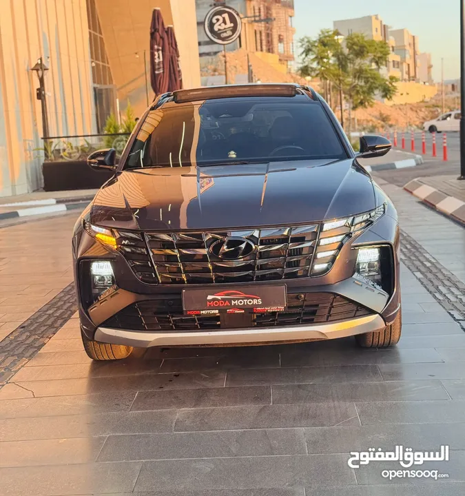 هونداي توسان N-LINE  فل كامل مع فتحة ، بسعر مميز ، مع ترخيص وتامين شامل سنة هدية ،