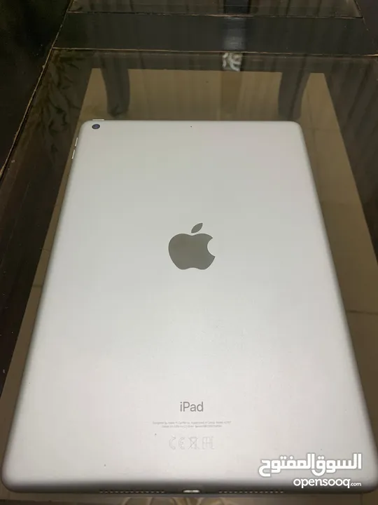 للبيع iPad جيل 7 – 32 GB فضي – حالة ممتازة