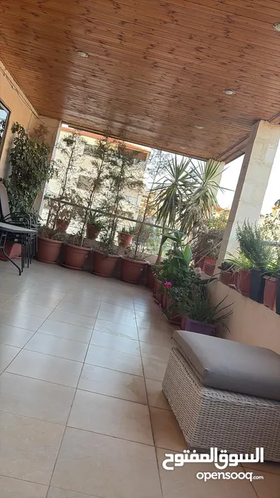 شقه مفروشه ( روف) للايجار  يفضل عائله من بلاد الخليج فقط شهري او سنوي