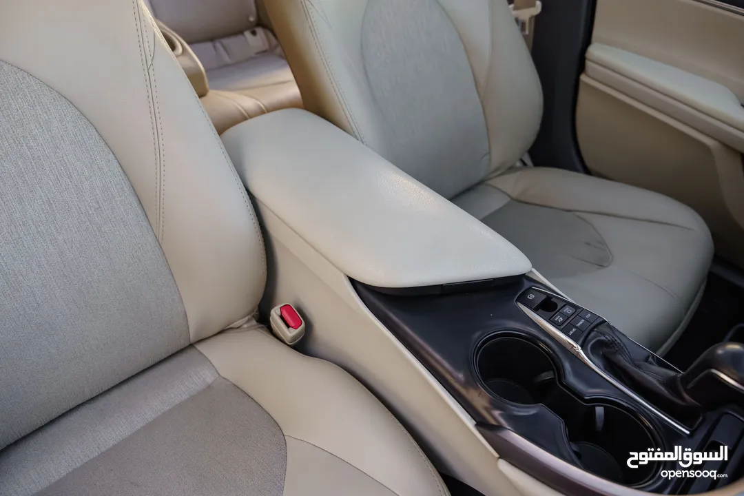 Toyota Camry GLE Hybrid 2019  تويوتا كامري GLE هايبرد  فل كامل مع فتحه
