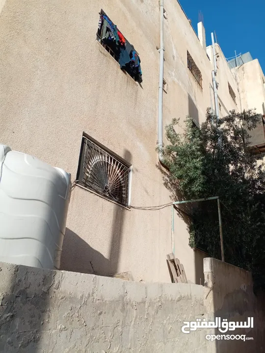 عماره كامله للبيع (مؤجرة ) قريبه من جميع الخدمات