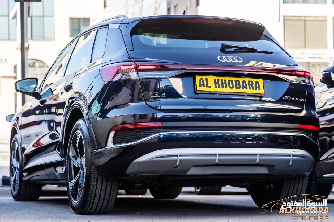 الان لدى معرض الخبراء لتجارة السيارات   Audi Q4 E-tron 2024