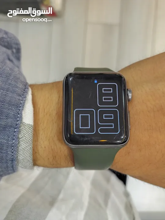 فقط   Apple Watch Series 3 42MM بحالة ممتازة جدا