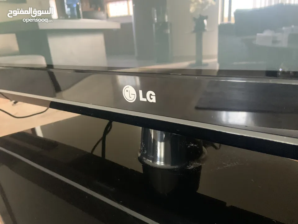 MADE IN KOREA شاشة LG بلازما 42 بوصة  بوضع ممتاز جدا شبه جديد شغالة 100٪؜ صناعة كورية اصلية 100٪؜