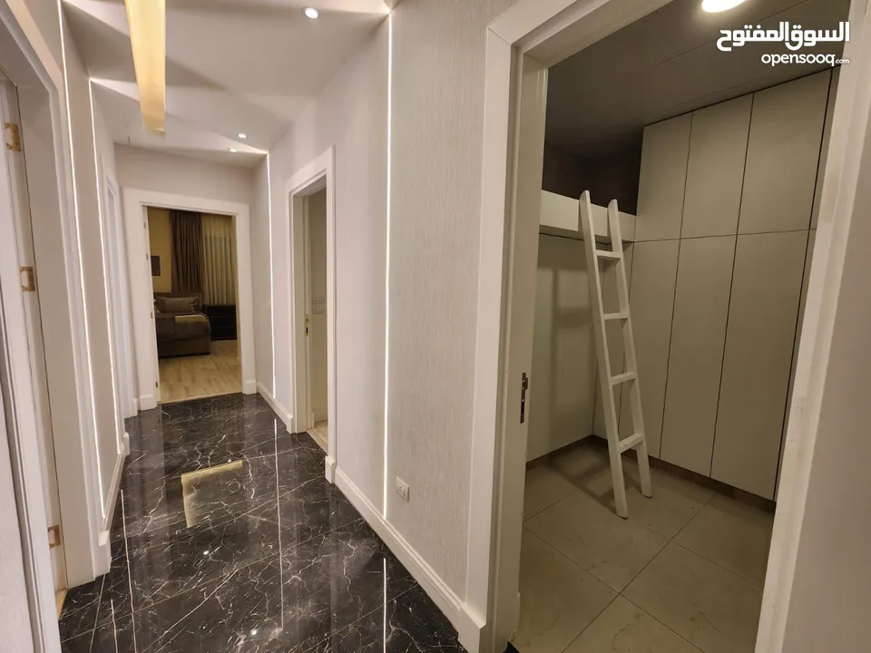 شقة فاخرة فارغة او مفروشة للبيع او للإيجار بمواصفات فيلا - ref : 14561