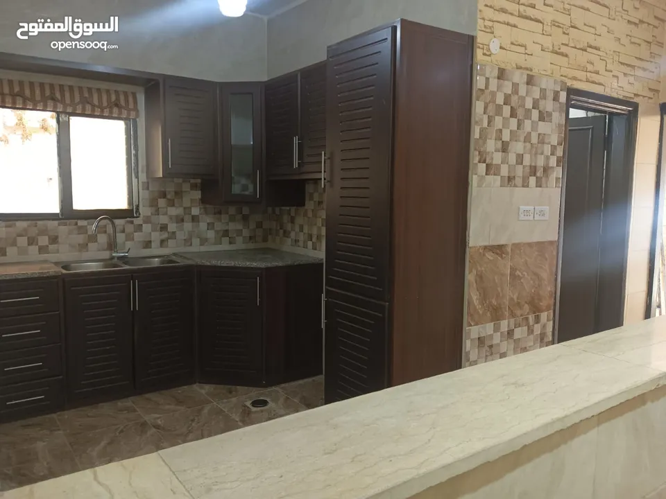 شقتين للبيع في حي نزال