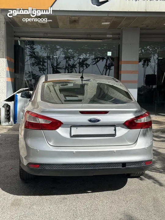فورد فوكس 2015 فل إضافات للبيع 1600 بنزين