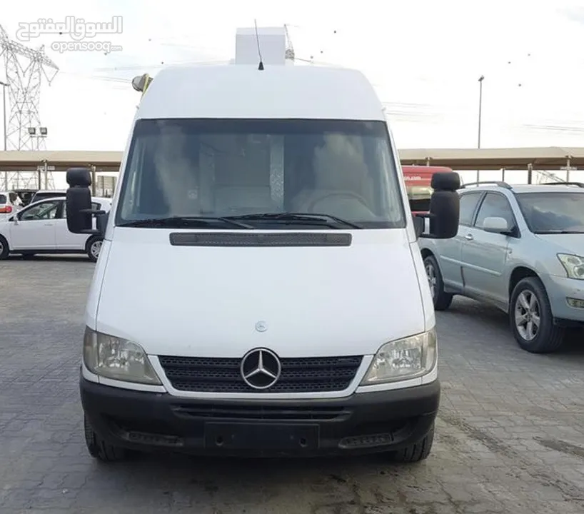 فود تراك مرسيدس جاهز للعمل Mercedes food truck ready for site