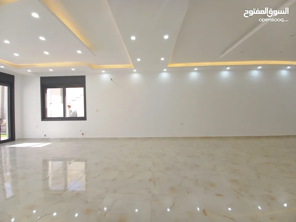 شقة غير مفروشة للايجار في الظهير  ( Property 34244 ) سنوي فقط