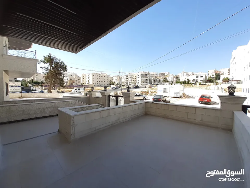 شقة بتشطيبات مميزة طابق ارضيه مساحة 140م بشفا بدران للبيع