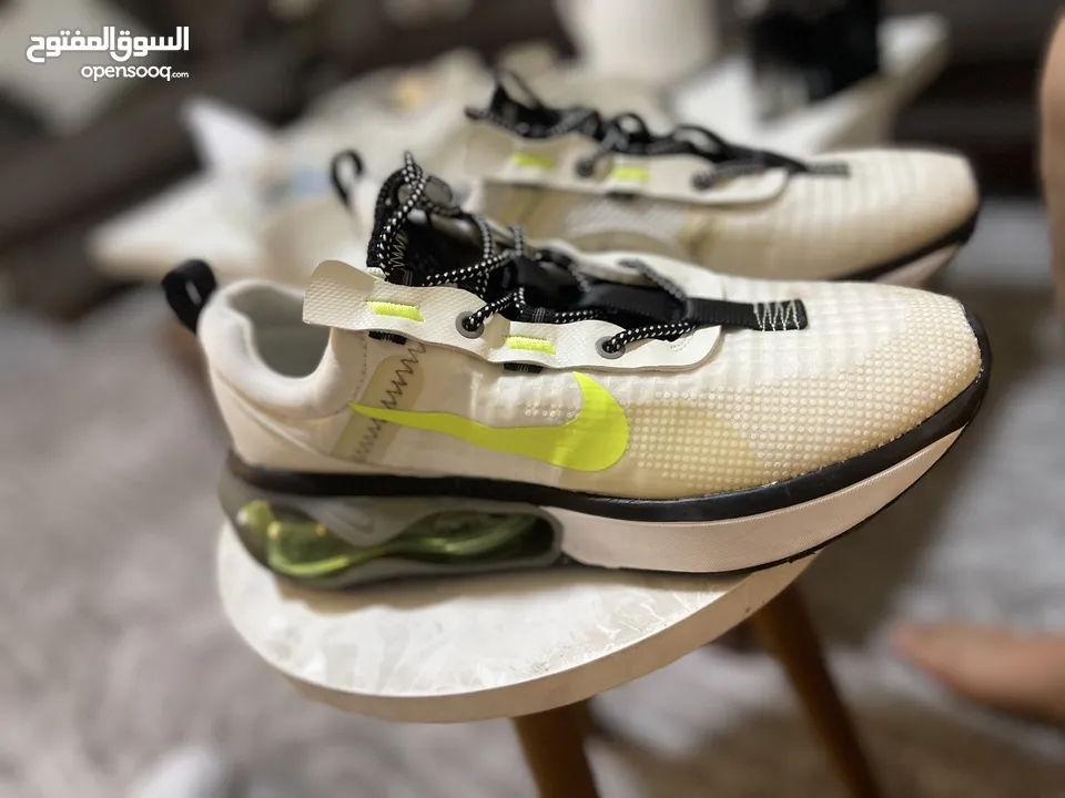 مجموعة كاملة من الأحذية الرياضيه ماركات اصلية بحالة وكالة