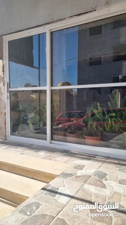 منزل ارضي جزء من بناء مفروز للبيع