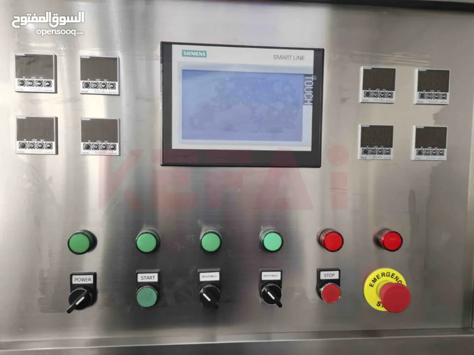 ماكينات تعبئة وتغليف كاسات المياه والعصائر والجلو والالبان المتطورة بنظام الذكاء الاصطناعي والروبوت