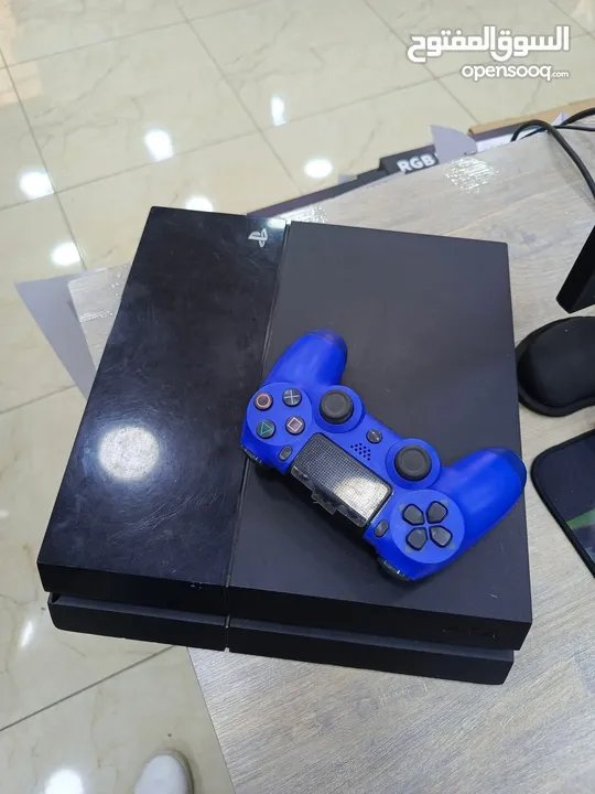 بلاستيشن 4 مستعمل بحالة ممتازة  PS4 FAT HDD 500 كفالة شهر في نقره بالكفر  السعر 104 دينار فقط
