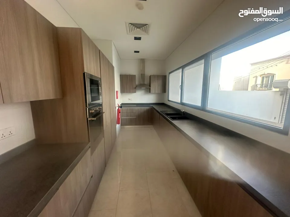 townhouse for rent in Qurum