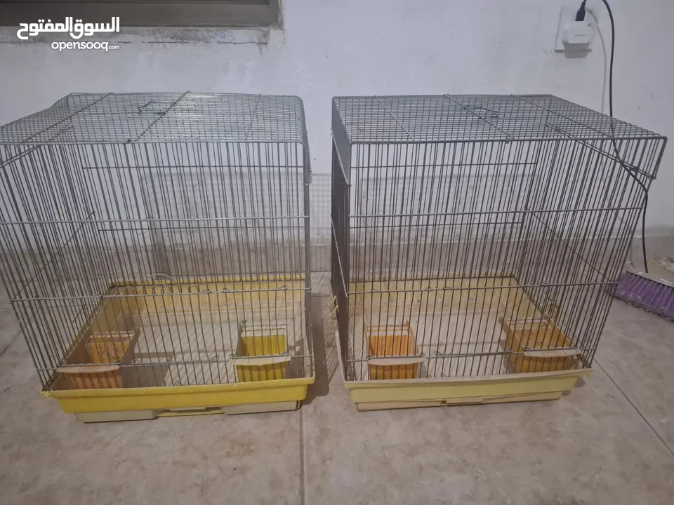 للبيع قفصين بحالة جيدة للبغبغاء