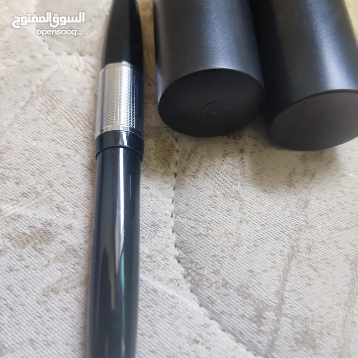 قلم شيروتي اصلي صنع إيطاليا الاسود مقاوم للصدأ منقوش فضه جديد ماركه عالميه أصحاب الذوق الرفيع بسعر