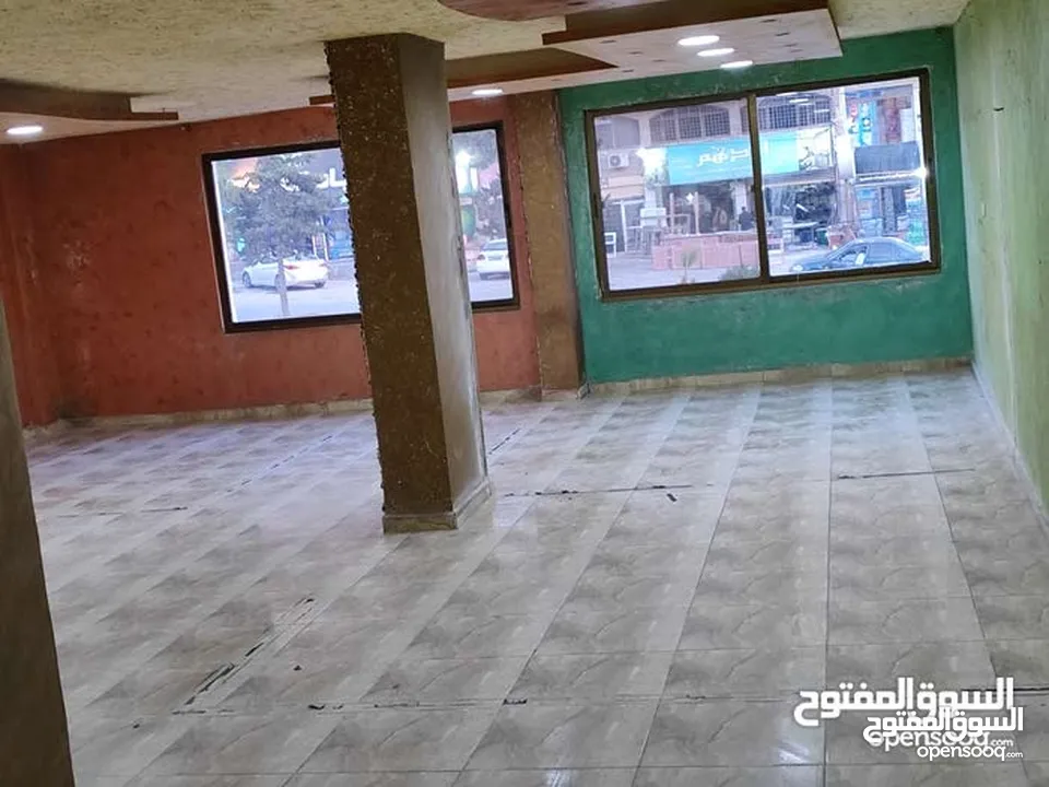 طوابق تجارية بمساحات متنوعة على طريق عمان-السلط نزول وادي الشجرة بأسعار مناسبة