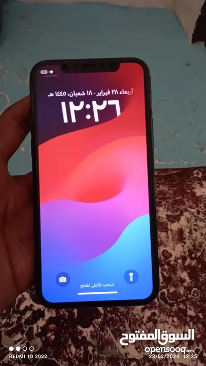 ايفون 11 برو  السعر 1100 سعودي