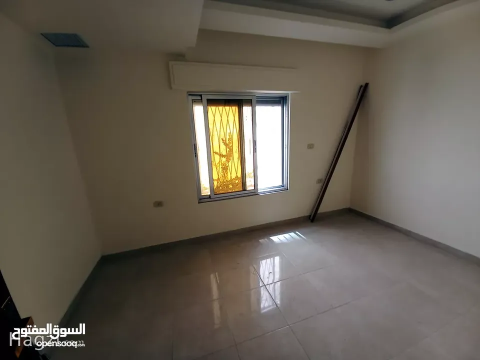 شقة غير مفروشة للإيجار 180م2 ( Property 17543 ) سنوي فقط