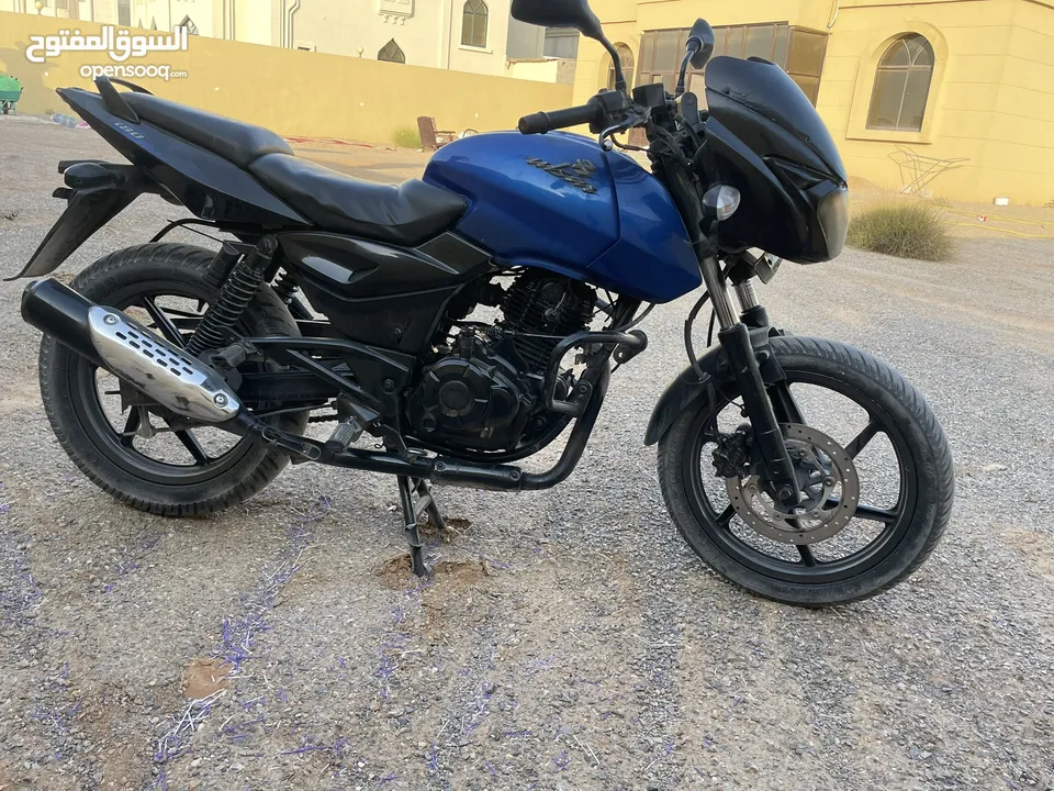 للبيع دراجة Bajaj Pulsar 165cc – قوة وأداء