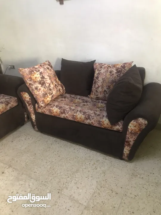 طقم كنب قطعتين كبار وقطعة ثنائية نظيف بحالة ممتازة