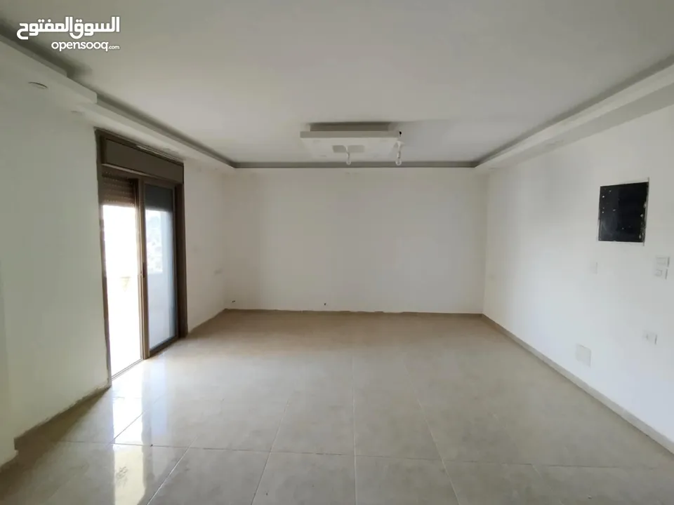 شقه للبيع الطيره خلف مدرسه زياد ابو عين