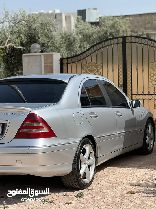 مرسيديس c200 كومبرسر 2006