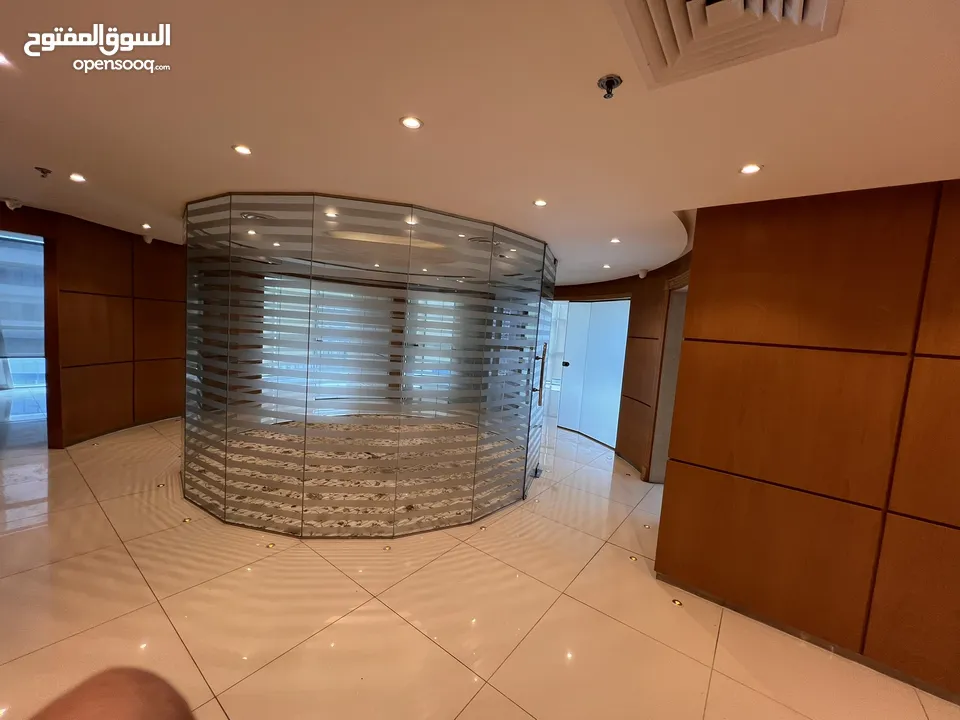 للايجار مكتب فخم إطلالة بحرية وديكورات رائعة For rent amazing Office in Kuwait city Al Sharq sea v