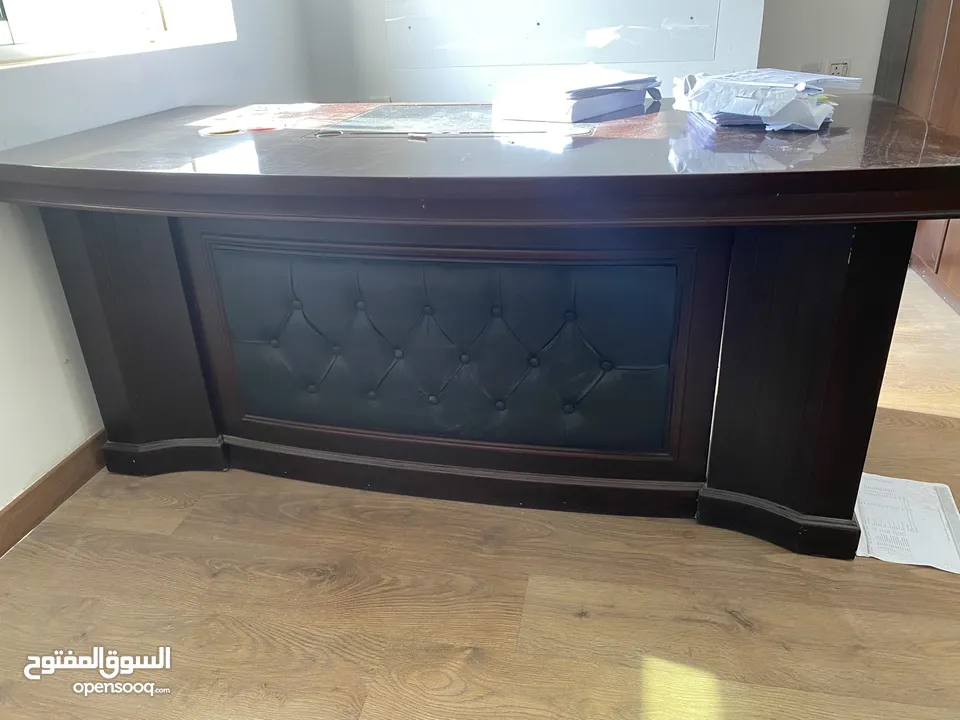 نشتري جميع الأثاث المستعمله والبضائع الامريكيه والتحف والمحليه بافضل الأسعار