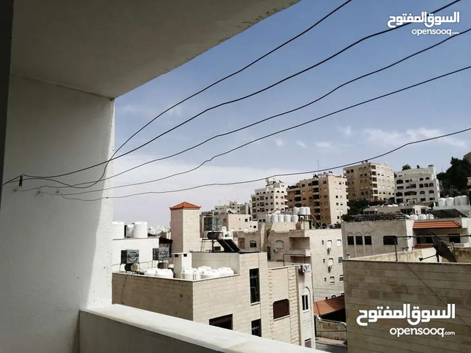 شقة مفروشة بنظام سويت مقابل الجامعة الاردنية بداية طلوع نيفين من المالك مباشرة / عمارة عائلية