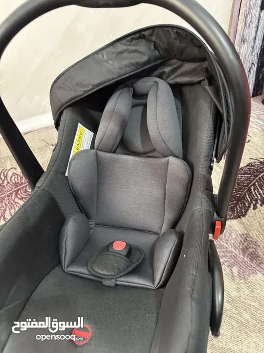 مقعد سيارة car seat