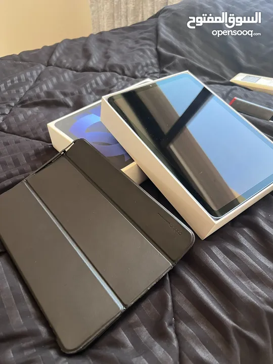 ايباد اير 5.    ipad air 5 الجهاز استعمال ممتاز ولا شخط