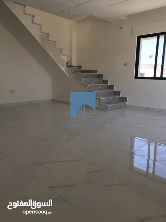 شقة فاخرة للبيع في الجندويل طابق ثالث مع روف دوبلكس 131م تشطيب سوبر ديلوكس لم تسكن