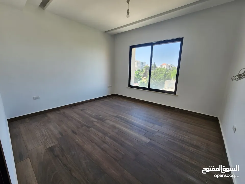 شقة فارغة للبيع بين الدوار الرابع و الخامس - ref : 14610