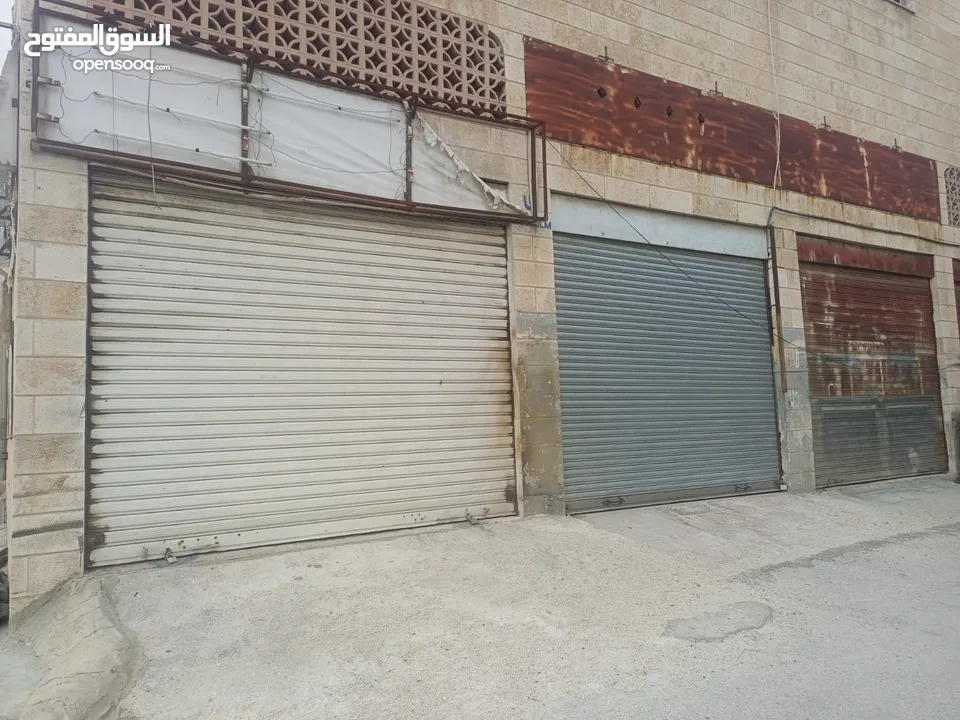 مخازن عدد اثنين للبيع  مساحه كل واحد 48 وسده 45 يعني 90 متر للاستفسار ويصلح صناعي وغذاىي الموقع اهل