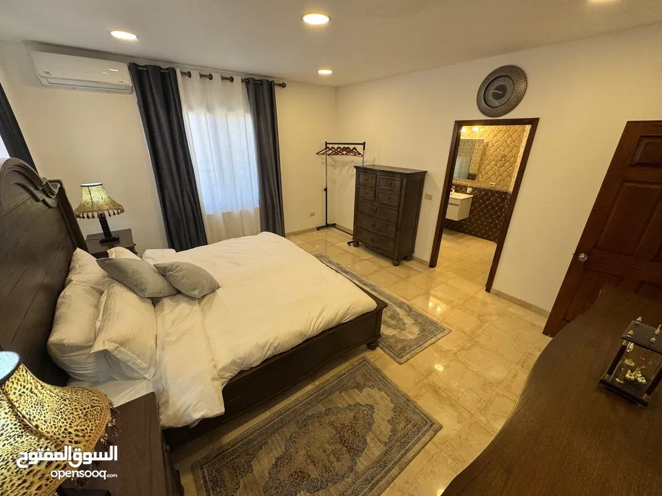 شقة مع روف 4 غرف فندقية مفروشة ملوكي للإيجار    السعر لليوم •اقل مدة اسبوع•