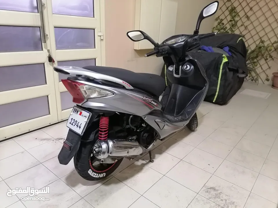 للبيع سكوتر 2013 Sym vs150cc