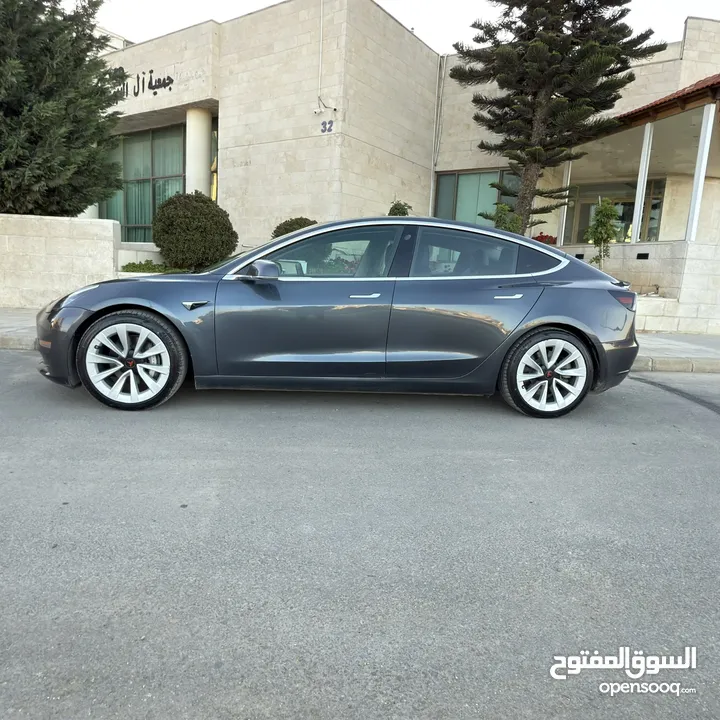 تيسلا 3 موديل 2020 long range لون فيراني دفع رباعي بحالة الوكاله السعر 17250