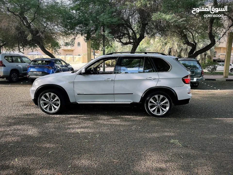 BMW X5 V8 فل كامل المواصفات أعلى درجة