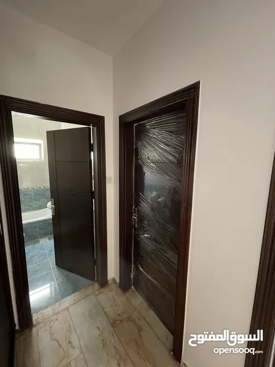 عمارة للبيع فل عقبة تاسعة جمعيات شقتين كل شقة 200 متر+ تسوية 80 متر بسعر مغري مساحة الارض 476