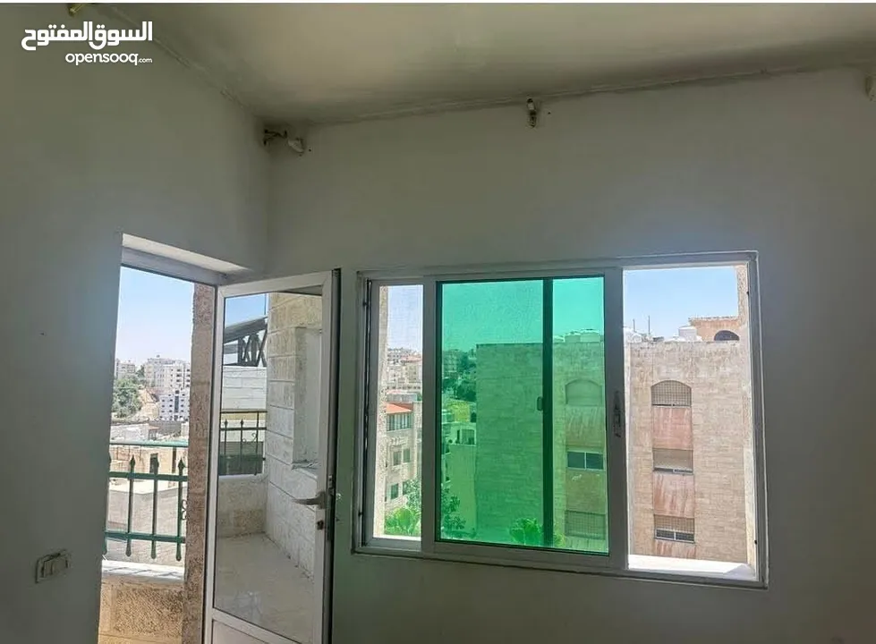 شقة فارغة للايجار في شارع الجامعة 240