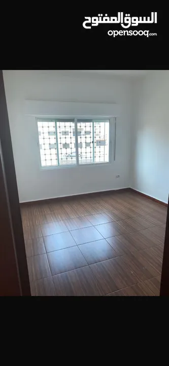 شقه طابق ارضي للبيع البنيات خلف جامعة البترا