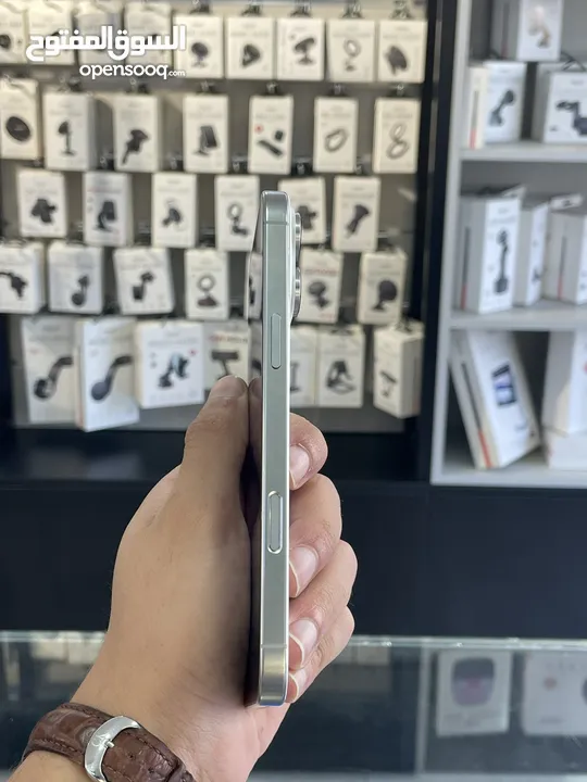 Iphone16promax white 512 gb للبيع