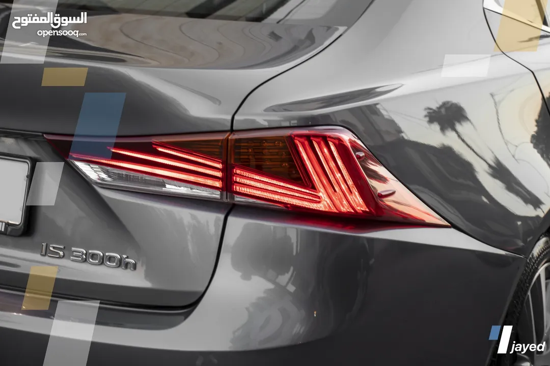 Lexus IS300H 2018 - للبيع