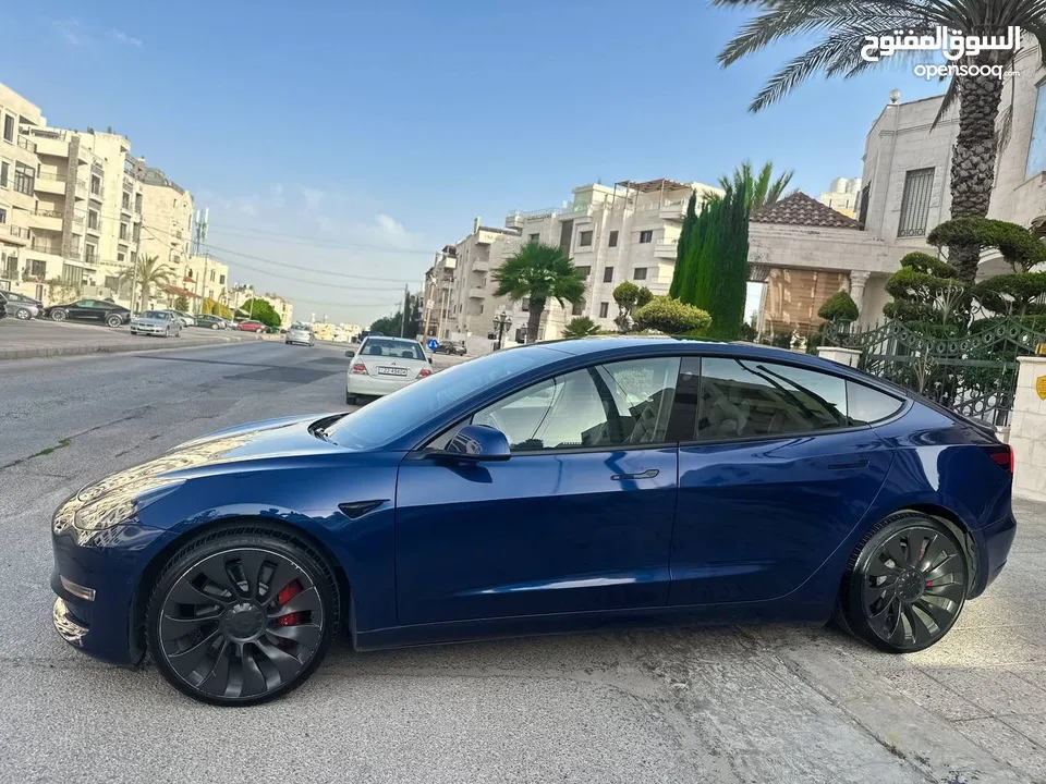 Tesla Model 3 Performance 2022  جمرك اليوم ترخيص وتأمين سنه كامله