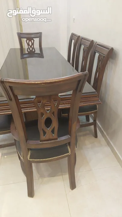 طاولة سفرة زان 8 مقاعد بحالة الجديد