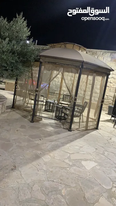 خيمة للقعدات الخارجية للحدائق والڤلل والعزب بمساحة غرفة ثلاث في اربعة