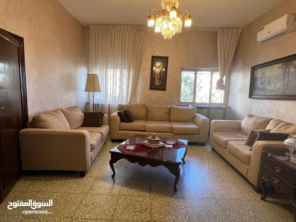 نشتري الاثاث المستعمل والاجهزه الكهربائيه والرياضيه والمكاتب والمطابخ بافضل سعر  ( معرض السمهوري )